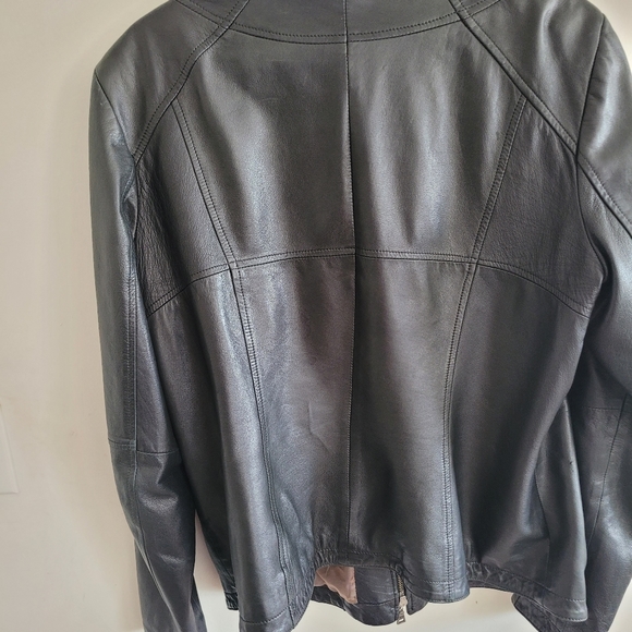 Leather jacket - Picture 2 of 4